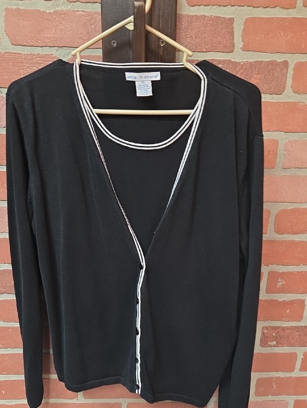 Button-Front Women's Light Weight Sweater Xl